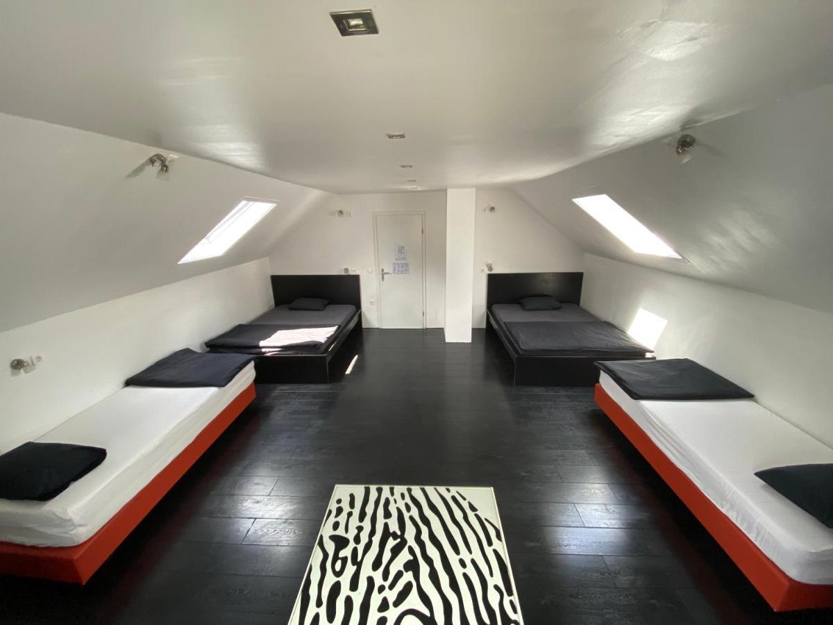 The Best Hostel Bled Bagian luar foto